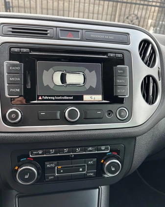 Volkswagen Tiguan cena 54700 przebieg: 177456, rok produkcji 2015 z Gniew małe 326